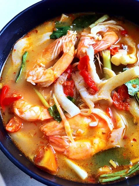 Sour prawn soup ( Tom Yam Kung)|OoHさん