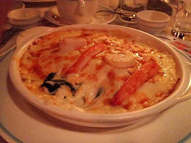 Salmon, Snow Crab, Scallop au Gratin|Argee del Mundoさん