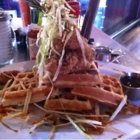 The largest fried chicken and waffle dish ever|June J.さん