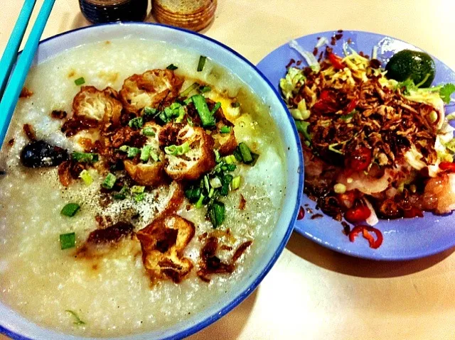 Snapdishの料理写真:Lean Pork Century Egg Porridge & Raw Fish Slice|Yappilyさん