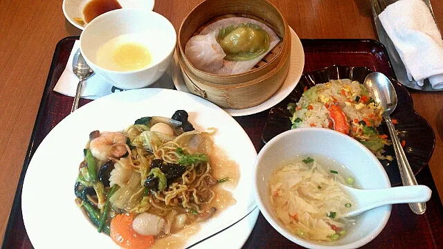 ハーフ蟹チャーハン、ハーフ五目麺|あさこもかさん