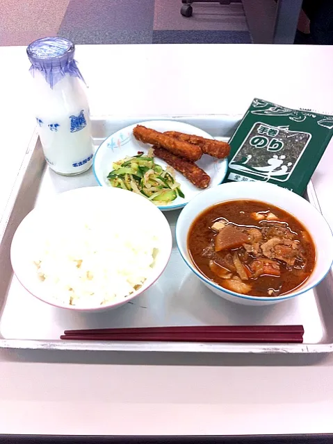 小学校の給食試食会|あべえりこさん