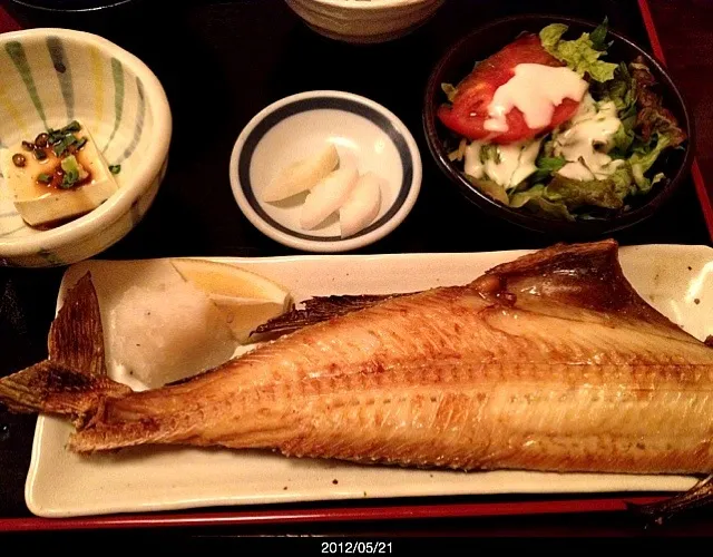 焼魚定食(北海道産 しまほっけ)|かずひこさん