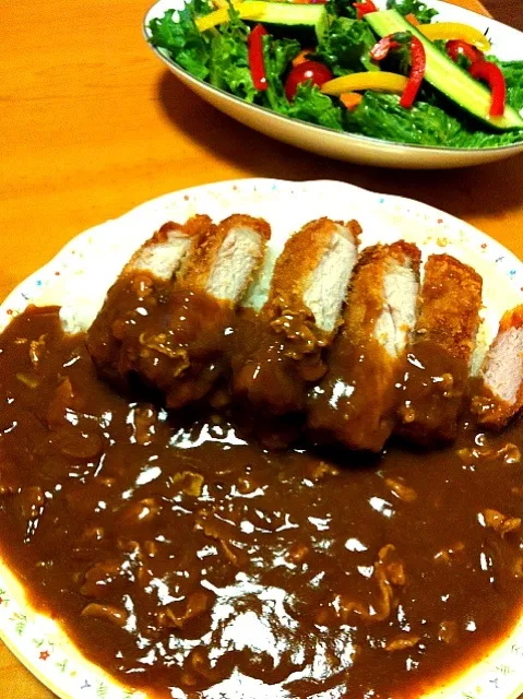 もうカレーは飲み物って言わせない⁉デカ盛りカツカレー！|ミホさん