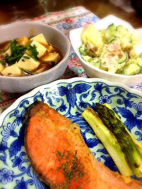 サケのオリーブ焼   ポテトサラダわさびマヨ味   麻婆豆腐|初味さん