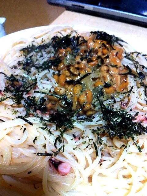 イカの塩辛納豆パスタ|tomsuyaさん