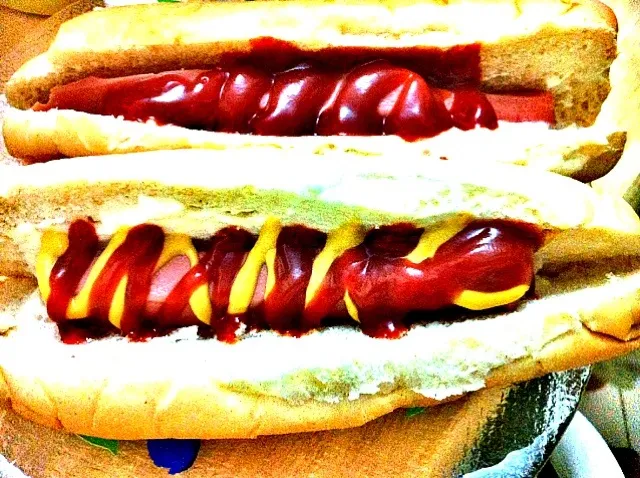 Snapdishの料理写真:Hotdog sandwiches for my boys ;)|caren memanさん