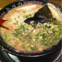 Snapdishの料理写真:濃厚豚骨ラーメン|Takayaさん