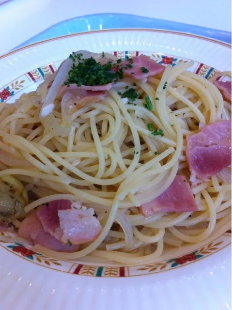 なすとベーコンのパスタで。いつもの学食にて。|yxxtsさん