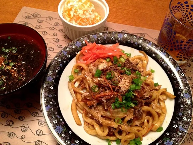 焼きうどん、もずくスープ、デコポン|ikukoさん