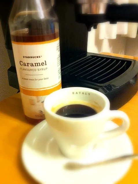 Starbucks caramel flavoured syrup espresso|tonさん