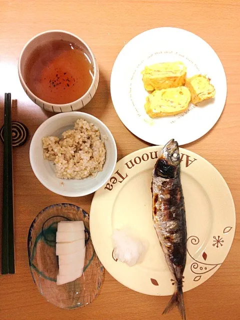 Snapdishの料理写真:あじの塩焼き（大根おろし添え）、だし巻き玉子、大根ぬか漬け、|Mihoさん