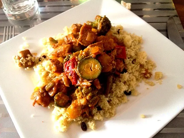 Snapdishの料理写真:Couscous met marokaanse kip|Richard Koolenさん