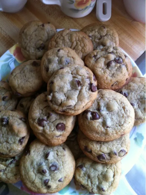 Snapdishの料理写真:alton brown's chewy chocolate chip cookies|bobbi graceさん