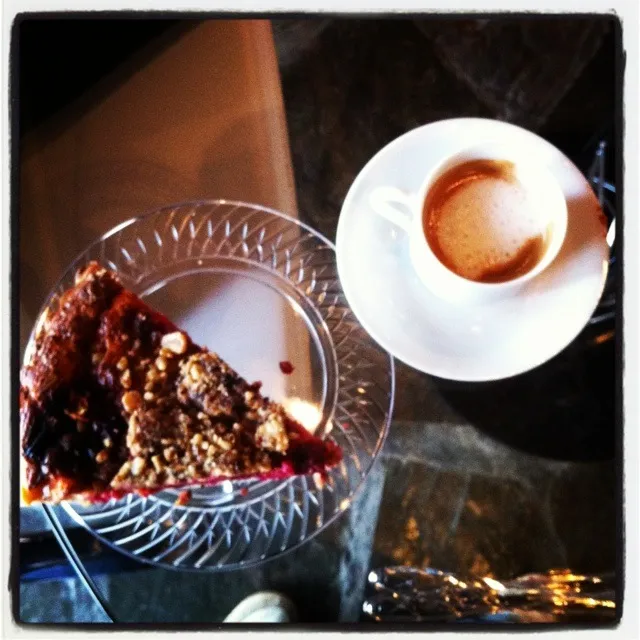 beet and walnut tart and espresso afternoon|bobbi graceさん