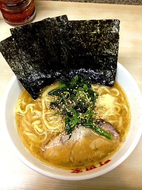 家系醤油とんこつラーメン|maroさん