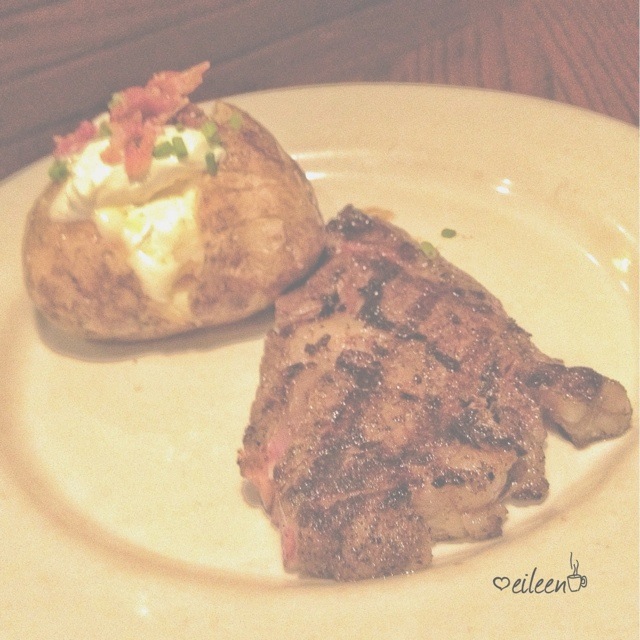 Outback Steakhouse Chargrilled Ribeye Steak/eiLeeN 💋🐬 SnapDish[スナップ