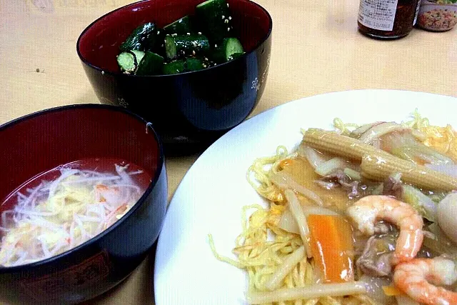 あんかけ焼きそば&カニカマかき玉スープ&きゅうりの塩こんぶごま油和え|めいたん☆さん