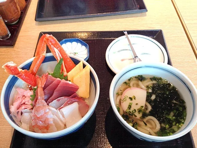 海ほたるの海鮮丼セット|タムタムさん