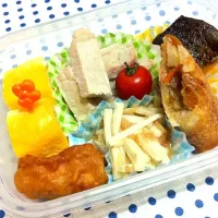 Snapdishの料理写真:豚の塩麹焼き弁当|えりさん