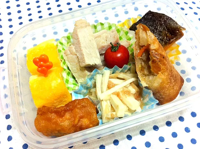 Snapdishの料理写真:豚の塩麹焼き弁当|えりさん