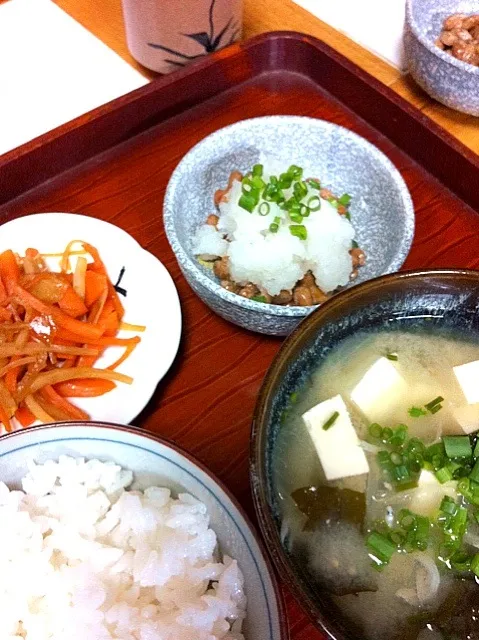 人参と大根の皮のキンピラ・納豆のおろし和え・豆腐の味噌汁|reiさん