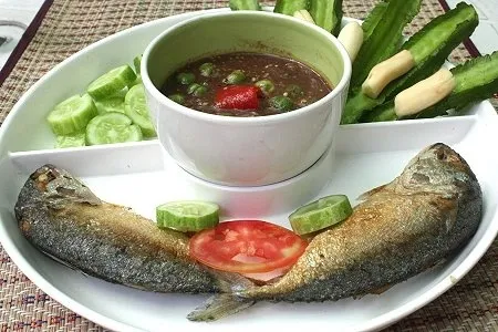 fried mackerel with shrimp paste sauce|mahawanjameさん