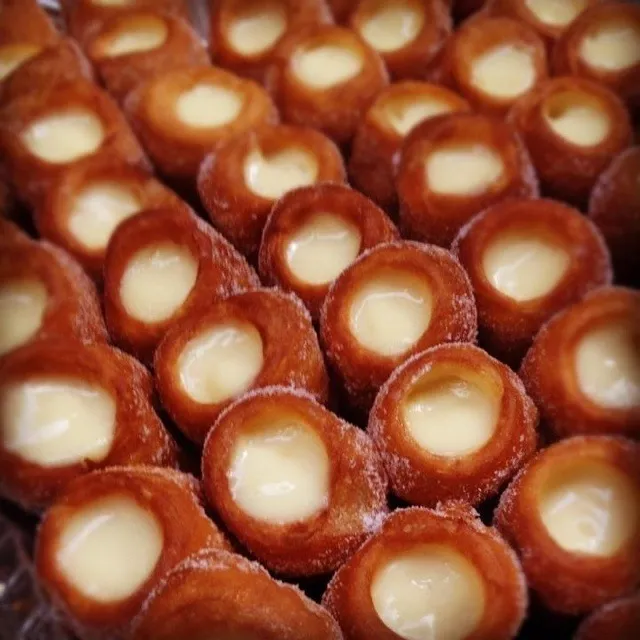 Italian Style Lemon Custard Filled Donuts @ Bonboloni|SF Calicoさん