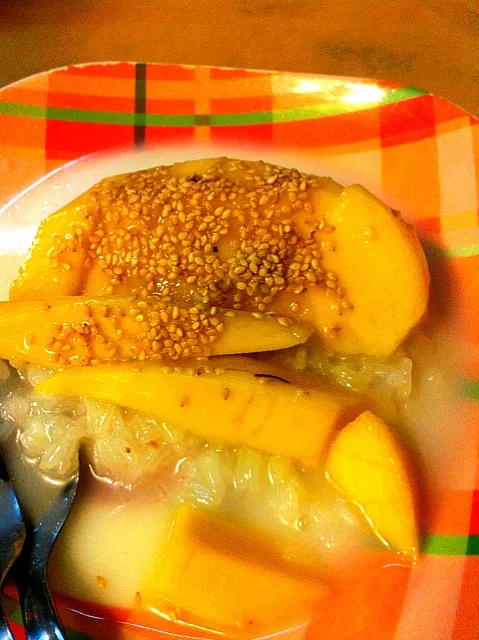 mango with sticky rice|farhah waheedaさん