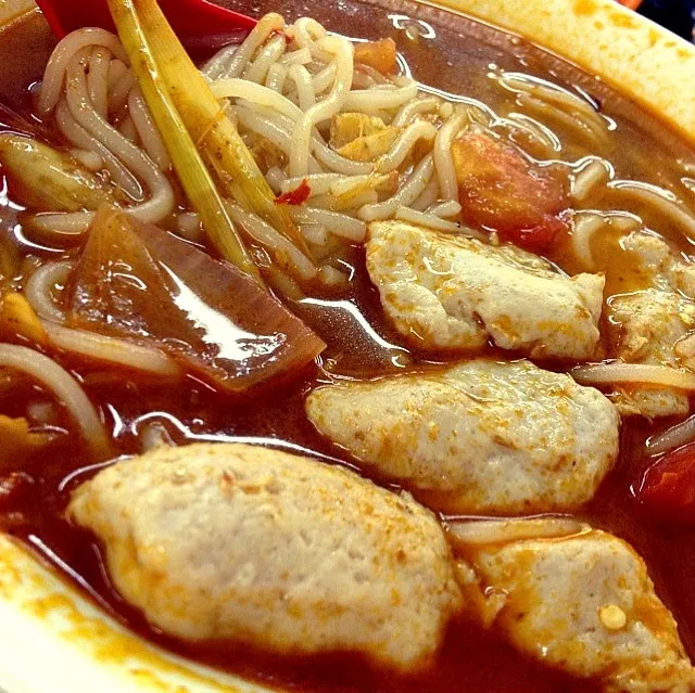 Snapdishの料理写真:fish paste tomyum noodles|Princess Staceyさん