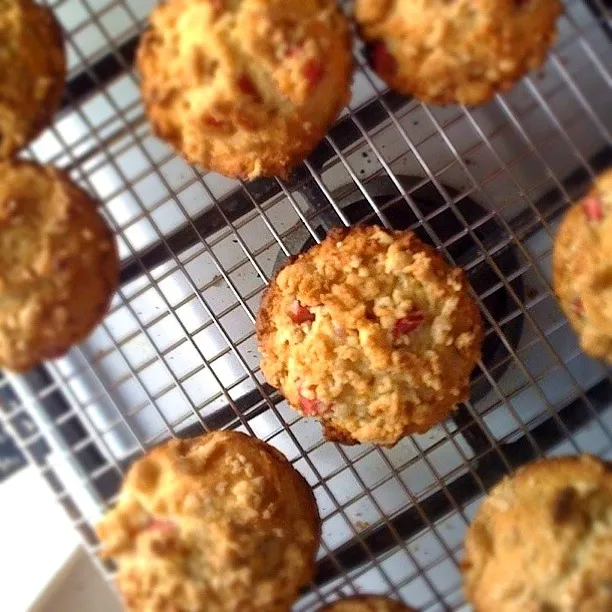 Rhubarb Lavender Streusel Muffins...the best evah|xuedan wangさん