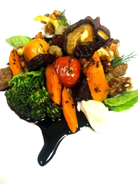 Snapdishの料理写真:SIMPLE ROASTED VEGETABLES w/ TAMARIND.  MOSCARPONE AND LEMON|GREG ARNOLDさん