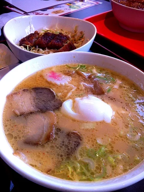 ベコのチチ味噌ミルクラーメンとミニソースかつ丼|shuさん