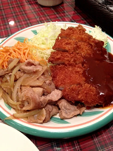 チキンカツ&ポークジンジャー定食|Tatsuya Moritaさん