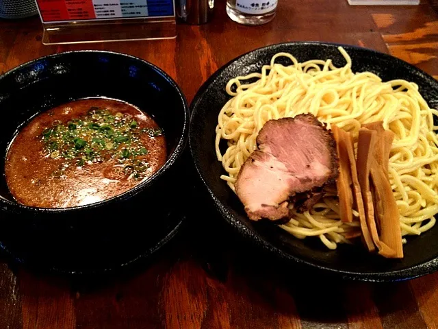 Snapdishの料理写真:魚介醤油つけ麺特盛|ナナイロユアさん