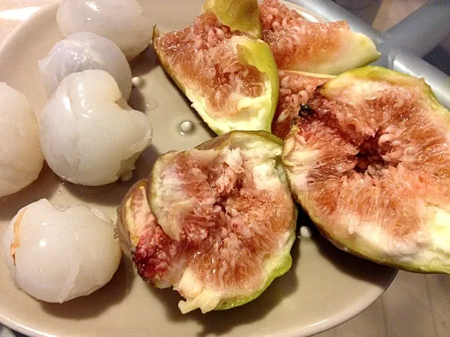 Snapdishの料理写真:lychee and fig|Junya Tanakaさん