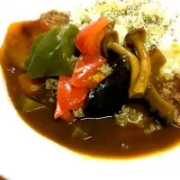 Snapdishの料理写真:ちょっと早めの夏野菜たっぷりカレー