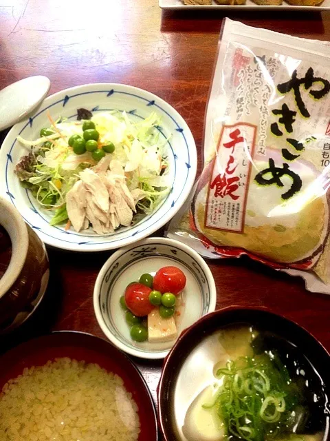 やきごめ・大きなお豆腐のお味噌汁、生野菜|かっぴーさん