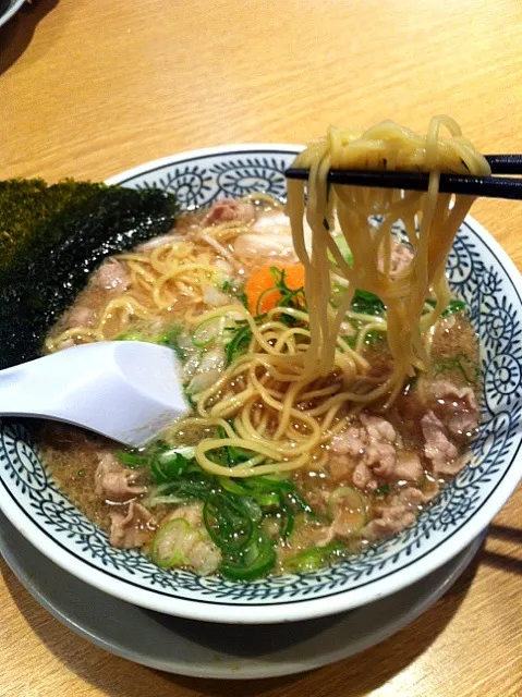 また食べてます。肉そば。|takaragardenさん