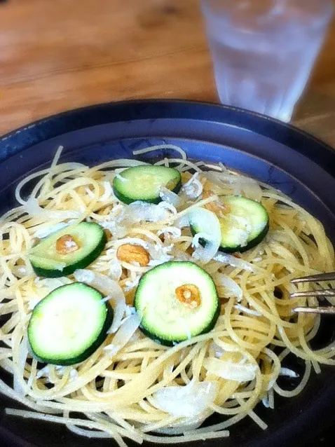 Snapdishの料理写真:柚子コショウパスタ🍝|leeさん