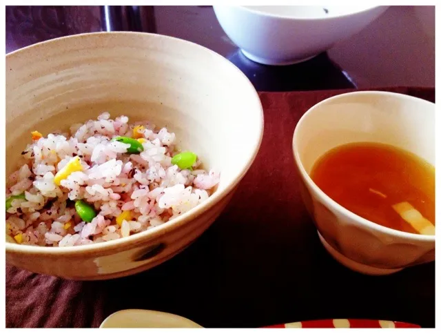 ゆかり雑穀ごはん、とろとろ玉ねぎスープ チビお一人さまごはん|あかりんこさん