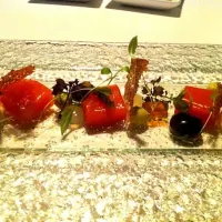 Snapdishの料理写真:Citrus cured salmon, creme fraiche pearls, sea grapes, avocado|monique bさん