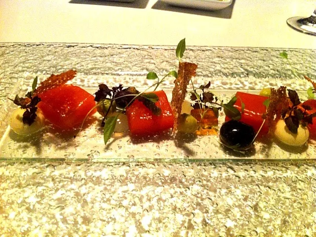 Snapdishの料理写真:Citrus cured salmon, creme fraiche pearls, sea grapes, avocado|monique bさん