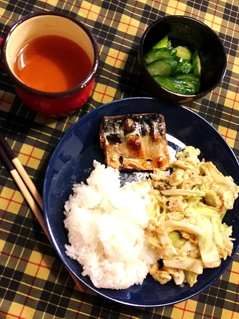 焼き鯖、キャベ卵、キュウリの浅漬け|アイさん