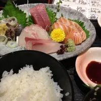 Snapdishの料理写真:お刺身定食|直穂子さん