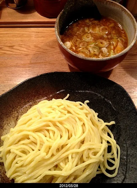 辛つけ麺(中)|かずひこさん