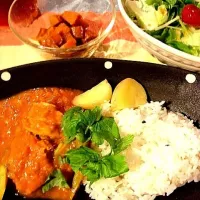 チキンとアスパラのトマトカレー。ノルマンディー風サラダ。にんじんサブジ。|ムチ子さん