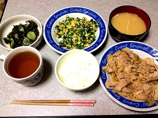 生姜焼き•ニラたま•ワカメ胡瓜の酢味噌和え•味噌汁|うるしちかさん