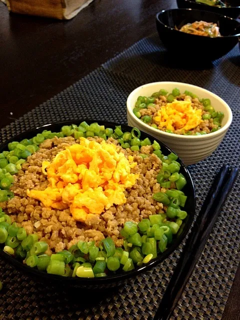 私のそぼろ丼と旦那のそぼろドーーーーーン‼（笑）|ゆこさん