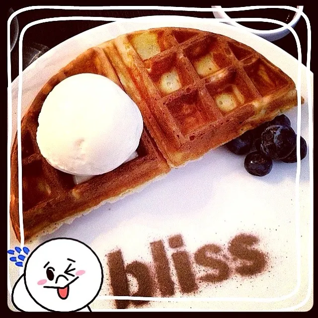 必點#Waffle @bliss香港pop-up cafe @深夜發吃 Before 31-5-2012|mookbeautyさん